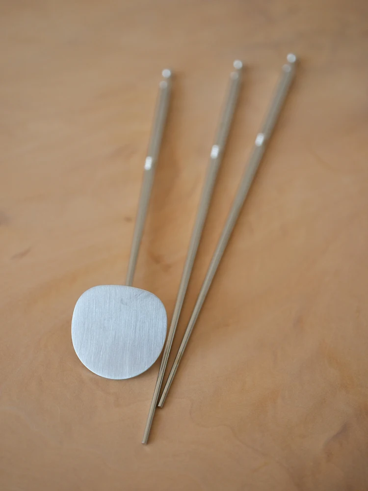 luui-mountain-house-set-di-incensi-in-bronzo-bianco-e-timbri-strumenti-tradizionali-per-la-cerimonia-dell'incenso-incenso-per-la-separazione-dal-fuoco-sm