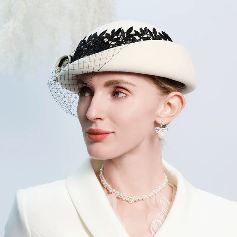 

FS Winter Retro Bowler Hat For Women Elegant White Wool Beret With Veil Luxury Fascinators Wedding Hats Formal Church Fedoras