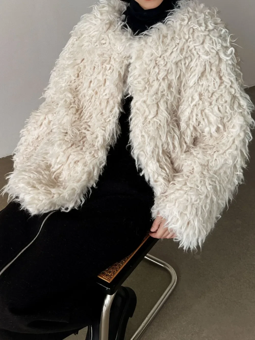 Kuzuwata Advanced Trend O Neck Mid-length Mujer Fur Loose Slim Soft Warm Hairy Women Clothing Japan Elegant Luxury Harajuku Coat