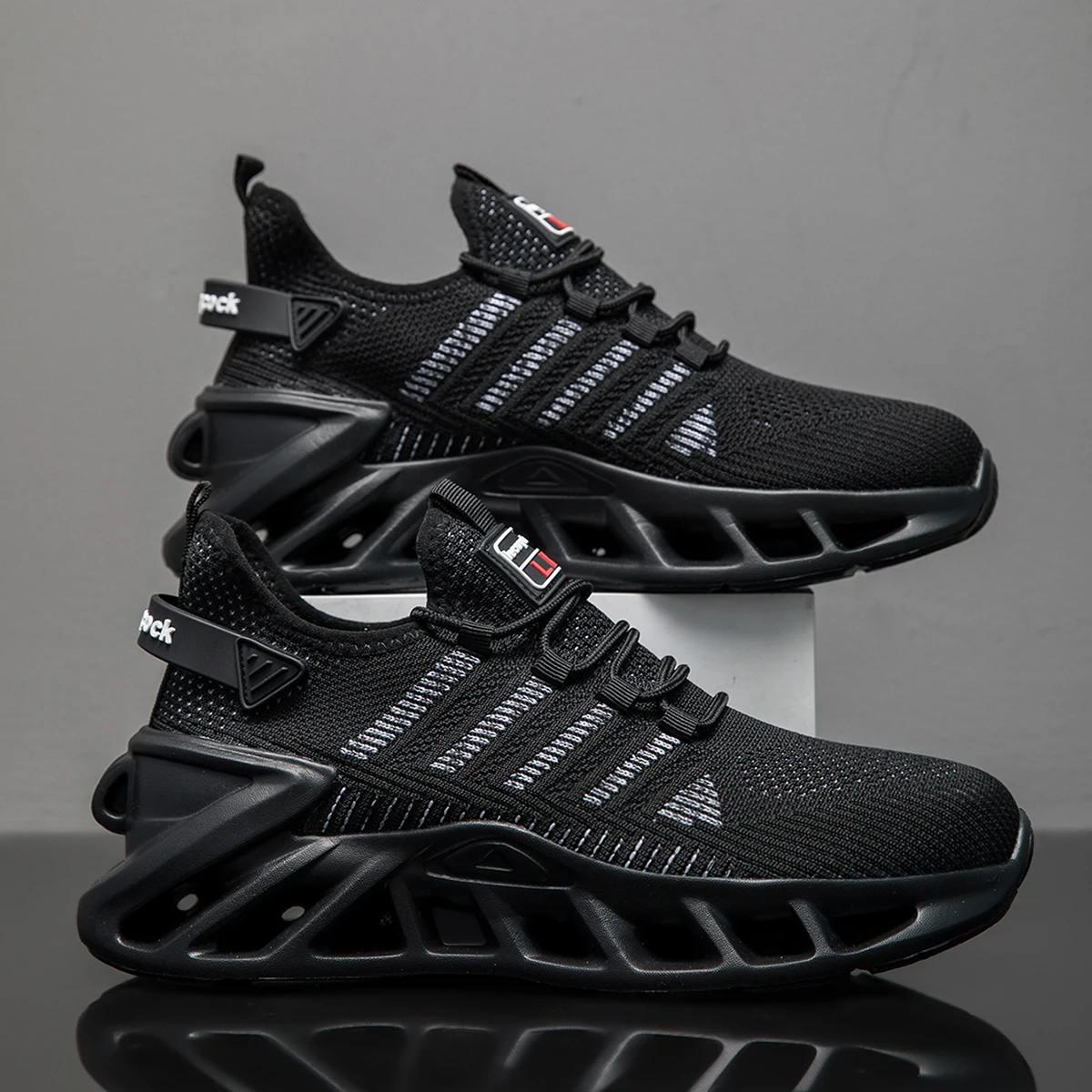 

Men Vulcanized Shoes High Quality Sneakers Slip On Flats Shoes for Men Loafers Plus Size Breathable Mesh Walking Sneakers