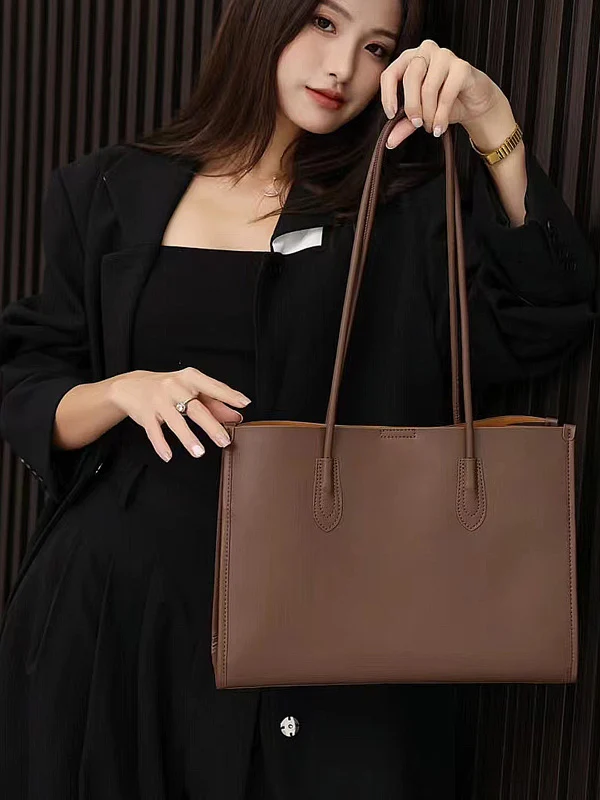 

Женская большая сумка из натуральной кожи, новинка 2025, большая сумка для пригородных поездок, мягкая кожаная сумка на одно плечо, городской коврик