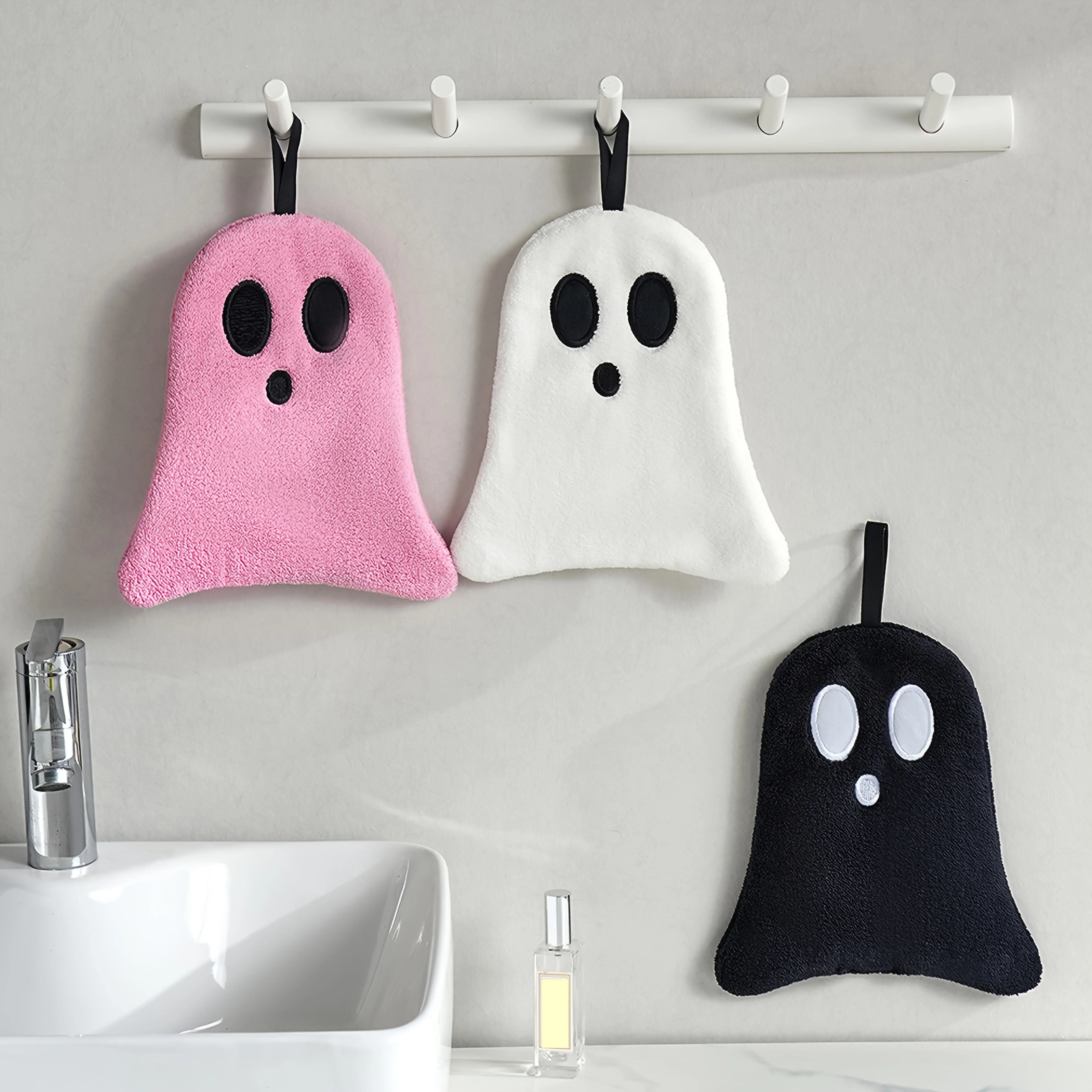 منشفة يد للحمام للهالوين - صوف مرجاني ناعم وماص، تصميم مخيف باللونين الأبيض والأسود، مثالية لديكور المنزل والمطبخ