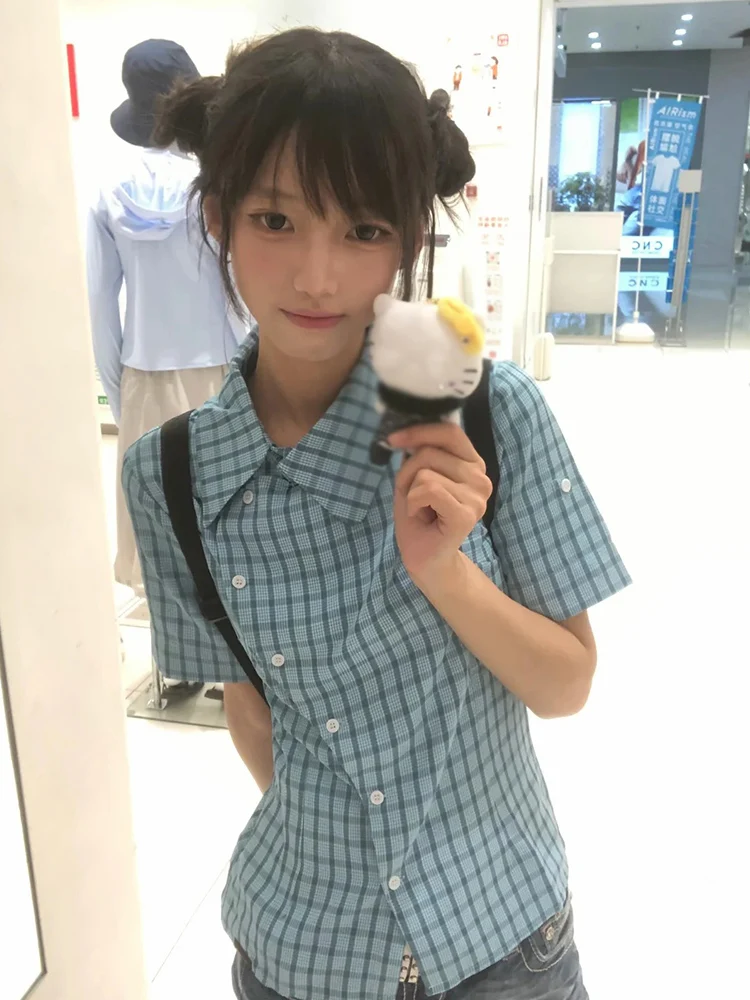 Tonngirls Y2k Japanisches kariertes Hemd für Damen, kurzärmelige, unregelmäßige Bluse und Hemd im koreanischen Stil, Vintage-Hemden im Ästhetik-Stil der 2000er Jahre – Detail 4