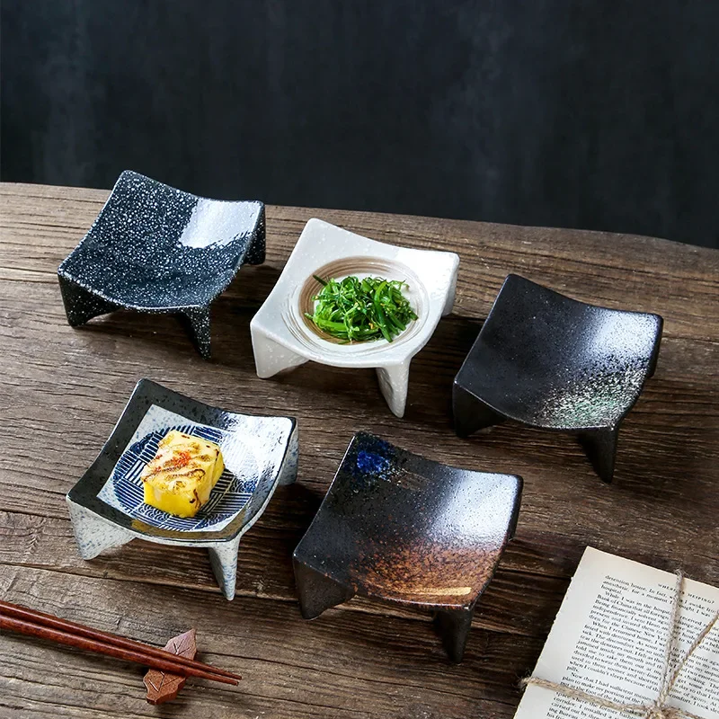 

1Pcs Japanese ceramic plate, sushi cold dish, retro four-legged bowl, special-shaped tableware, dim sum plate