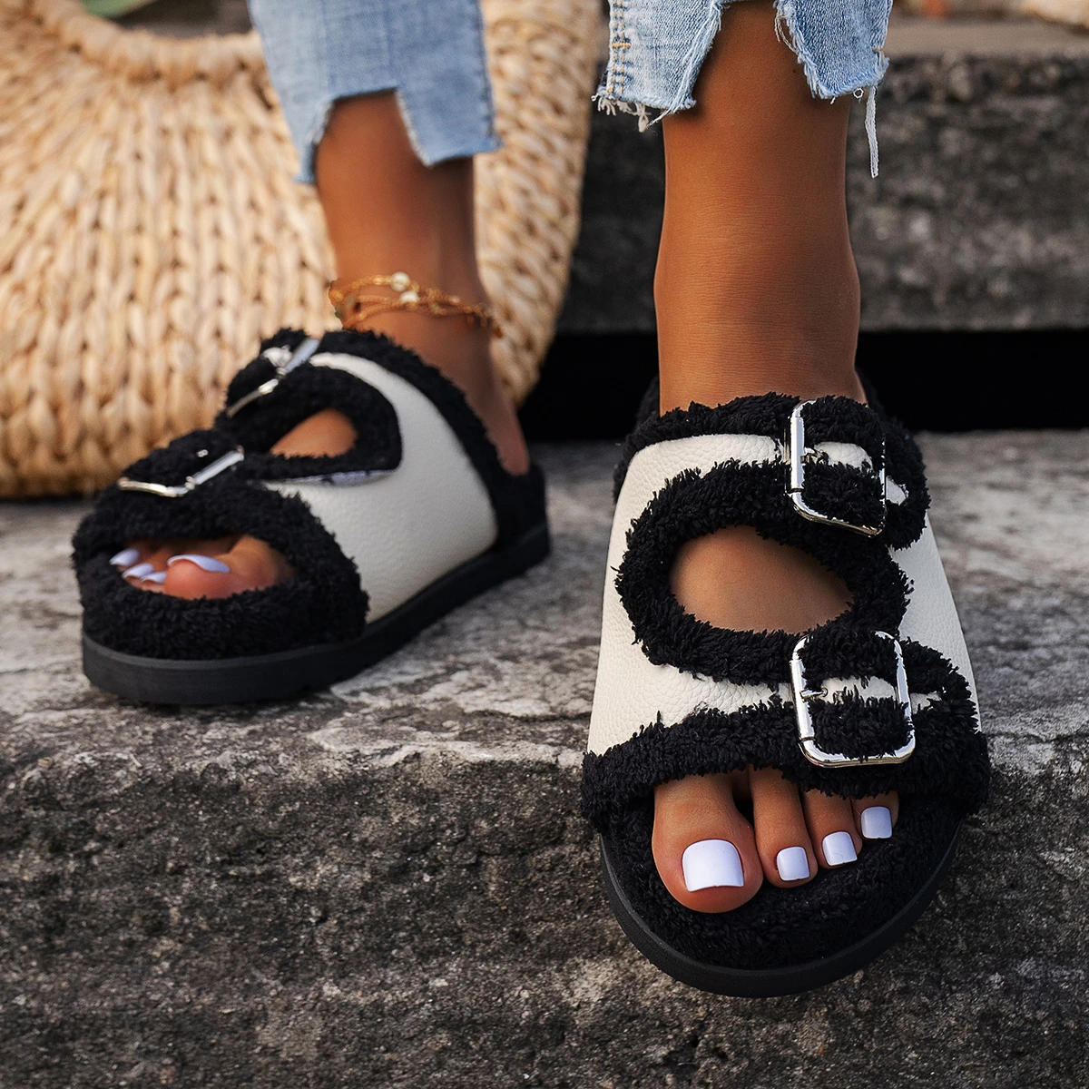 2023 New Platform Women Shoes Double Buckle Fur Slippers Women Plush Winter Indoor Warm Slides Flat Outdoor Flip Flops Female