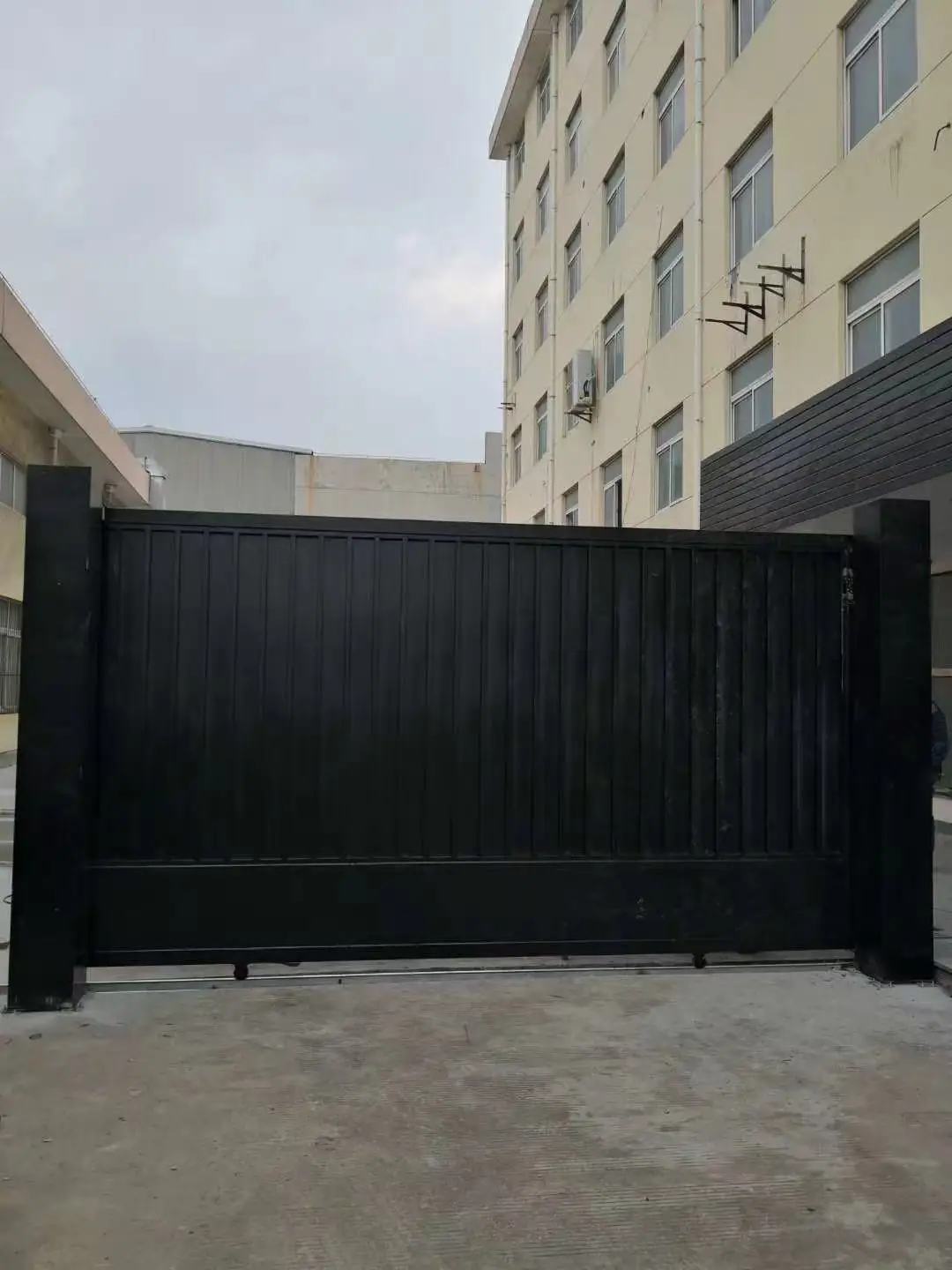Wrought Iron Entrance Gate with Anti-Corrosion Powder Coating