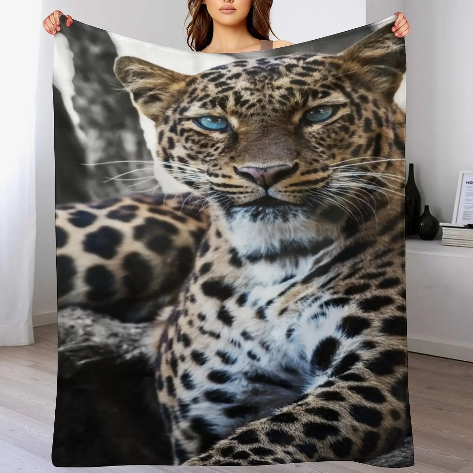 

Blue-Green Eyed Leopard Throw Blanket Cozy Warm Blanket for Bed Room Decor