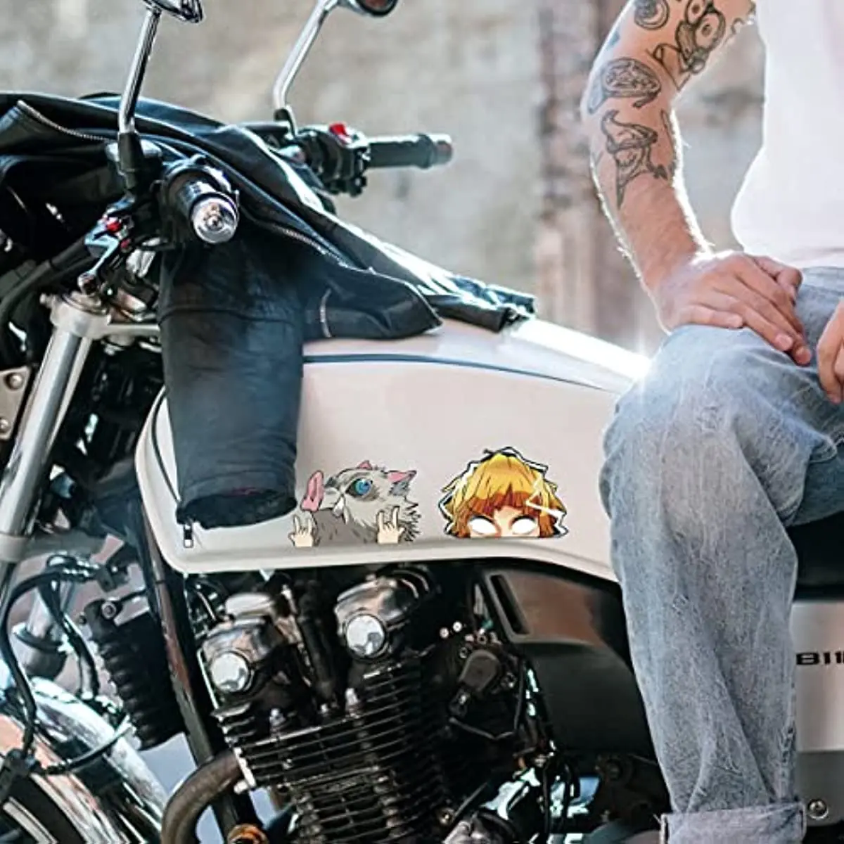 ل 4 قطعة 5.11 "شيطان Kimetsu Yaiba القاتل أنيمي ملصقات السيارات والشارات Kamado Nezuko سكيت الزجاج الأمامي نافذة الشارات