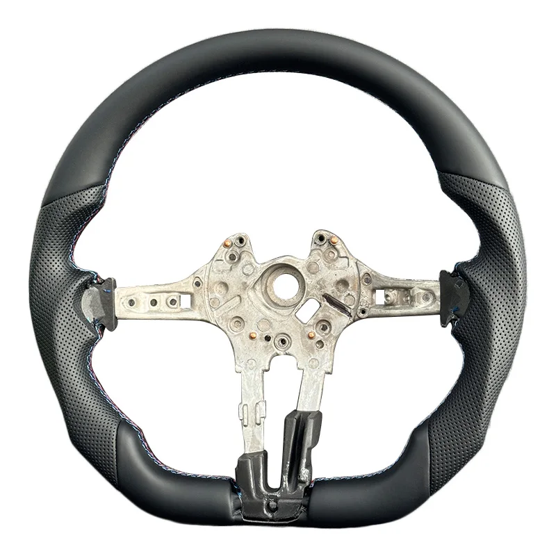 Skórzany kierownica bez wykończenia pasująca do BMW F30 F20 F22 F23 F33 F34 F48 X5 F15 X1 X3 F25 M3 F80 E90 E70 E84 serii M — 2
