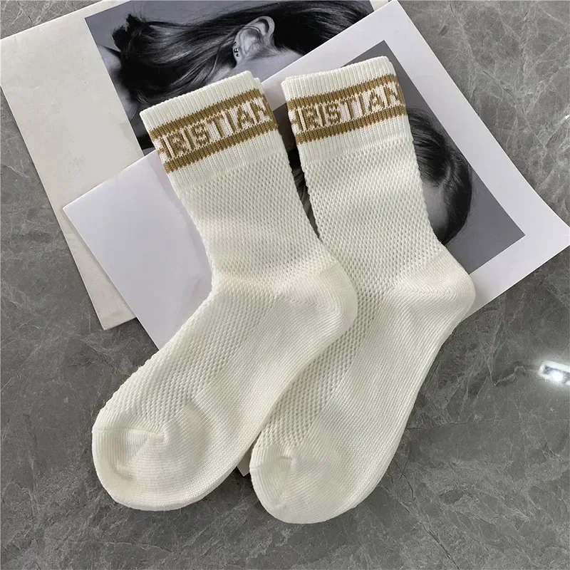 الترفيه الركبة طول الجوارب لينة منتصف أنبوب تنفس جوارب شبكة جوفاء عالية الأكمام الجوارب في الهواء الطلق القطن رقيقة جوارب رياضية