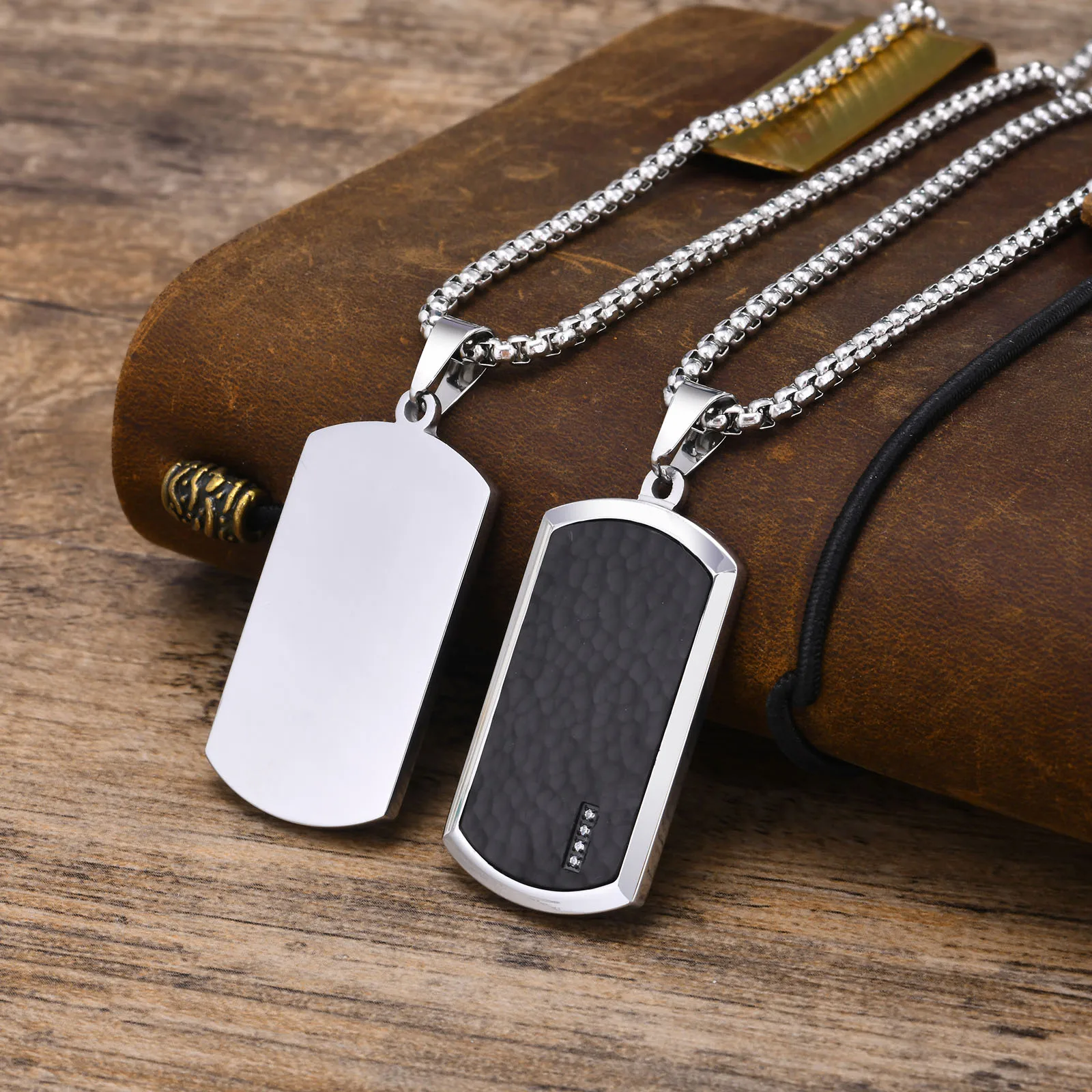 Vnox Stylish Hammered Dog Tag Necklace for Men, Stainless Steel Square Collar Birthday Christmas Gifts for Father Dad Husband