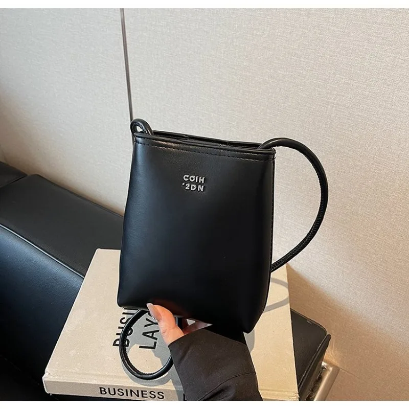 

Urban Fashion Leather Messenger Bag High End Paris Trendy Vintage Craft Casual Simple Tote Bag Elegant Crossbody Ladies