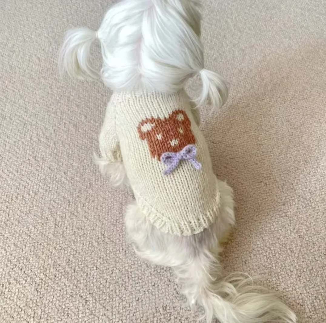 

2025 Autumn Winte Knit Puppy Sweaters Classic Beige Cute Bear Bow Hoodie Sweater For Small Medium Dogs Schnauzer Pet Dog Clothes