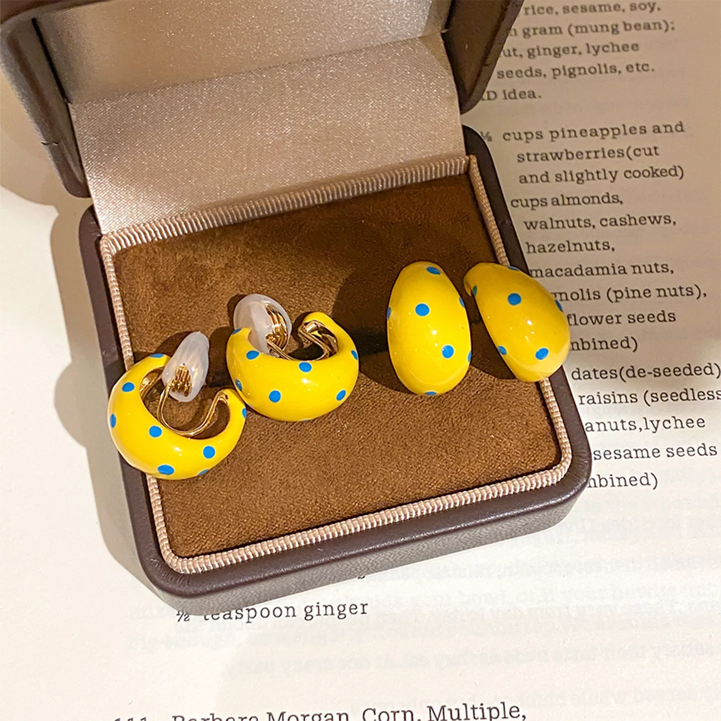 DOO MEI Cute Polka Dot Enamel Teardrop Huggie Hoop Earrings for Color Y2K Drop Earrings Trendy Street Casual Vacation Jewelry