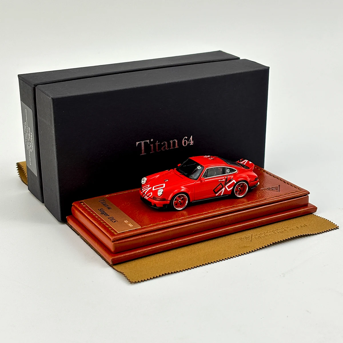 MAKE UP Titan 1:64 Singer 911 964 DLS resin car models