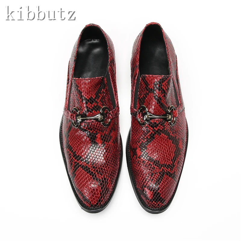 Mocassins de couro para homens, macios, sapatos para dirigir, estampas de pele de cobra, decoração metálica, vestido Oxfords, designer, novo