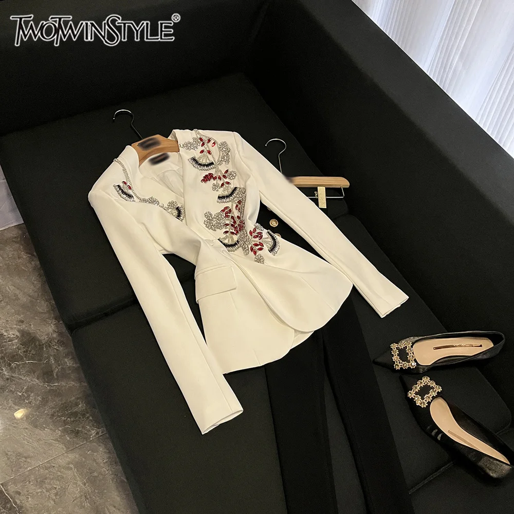 

TWOTWINSTYLE Elegant Spliced Diamonds Solid Blazers For Women V Neck Long Sleeve Autumn Chic Jacket Female Fashion KJA548324