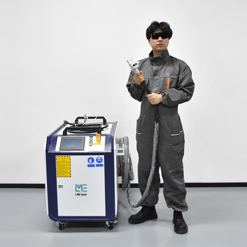 

2 Years Warranty 1500W 2000W 3000W Portable Continuous Laser Cleaning Machine Easily Removes Oil Stains and Rust Extremely