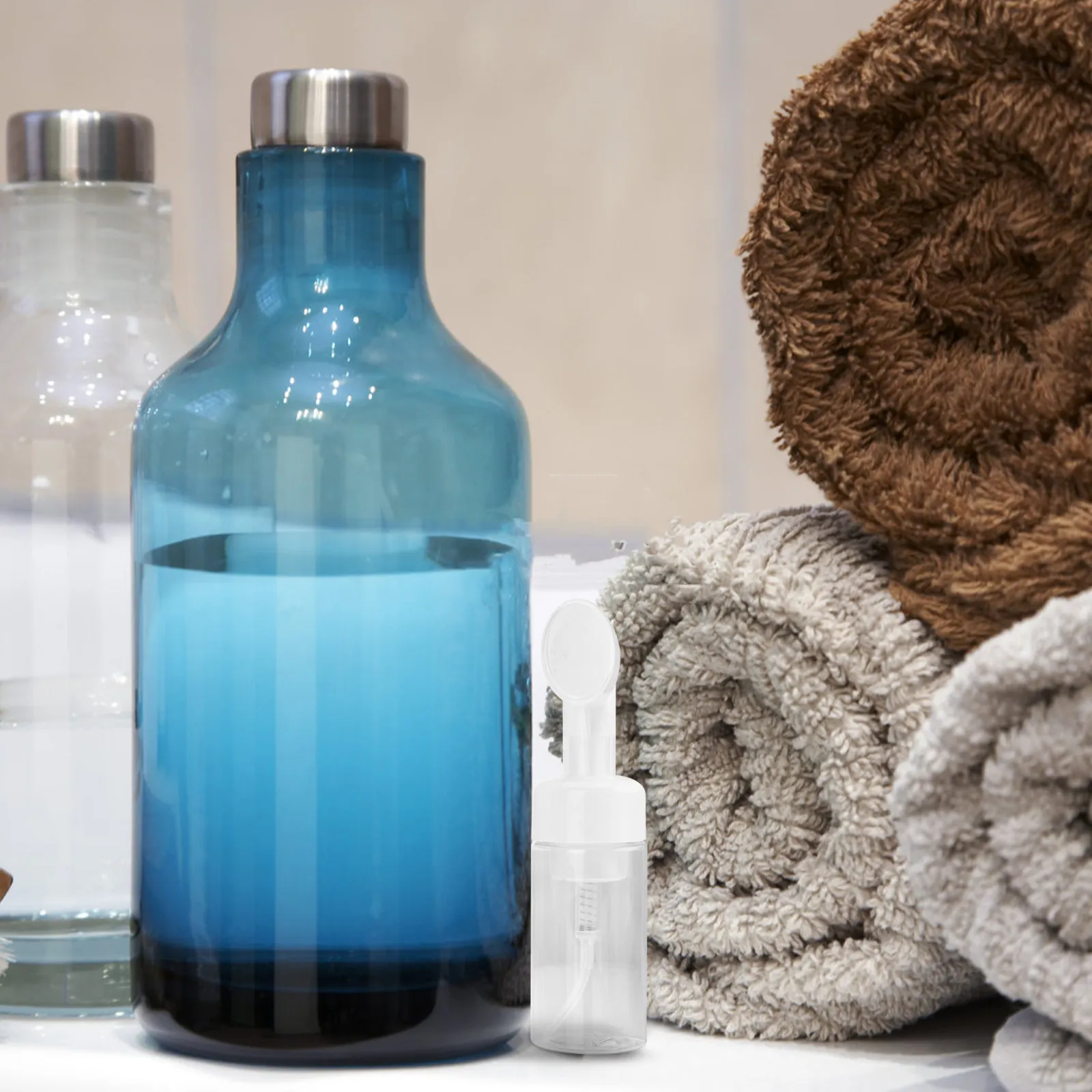 

2 шт. портативные прозрачные многоразовые флаконы-дозаторы для пены с насадкой-щеткой для умывания, контейнер для жидкости