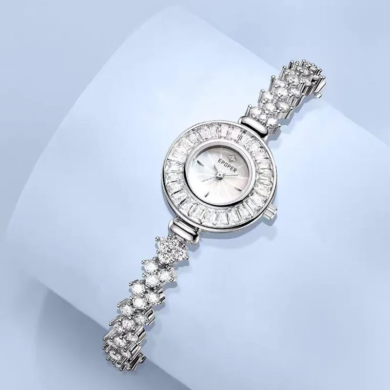 Fashion Light Luxury Watch Women's Classic Niche Bracelet Wristwatch Delicate Temperament All Kinds Of Sport Quartz Watches 2026
