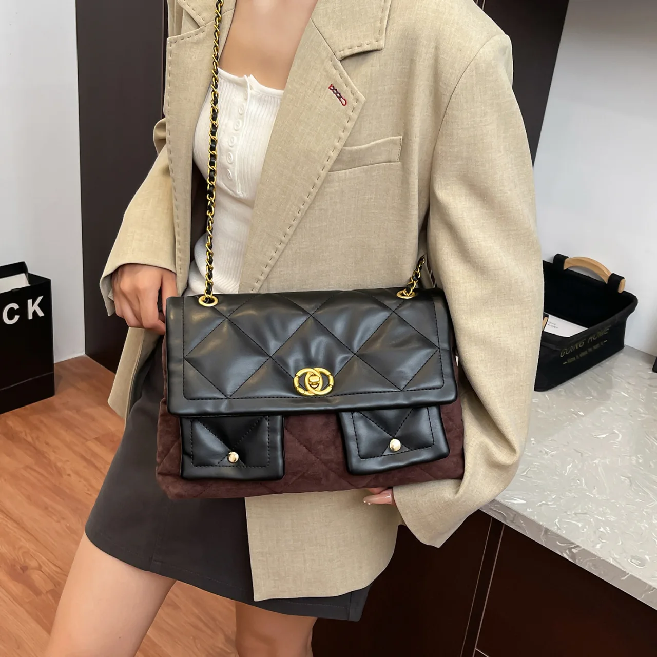 2025, gewatteerde draagtas met kettingriem, gemengd materiaal, schoudertas met grote capaciteit voor dames, casual crossbody portemonnee