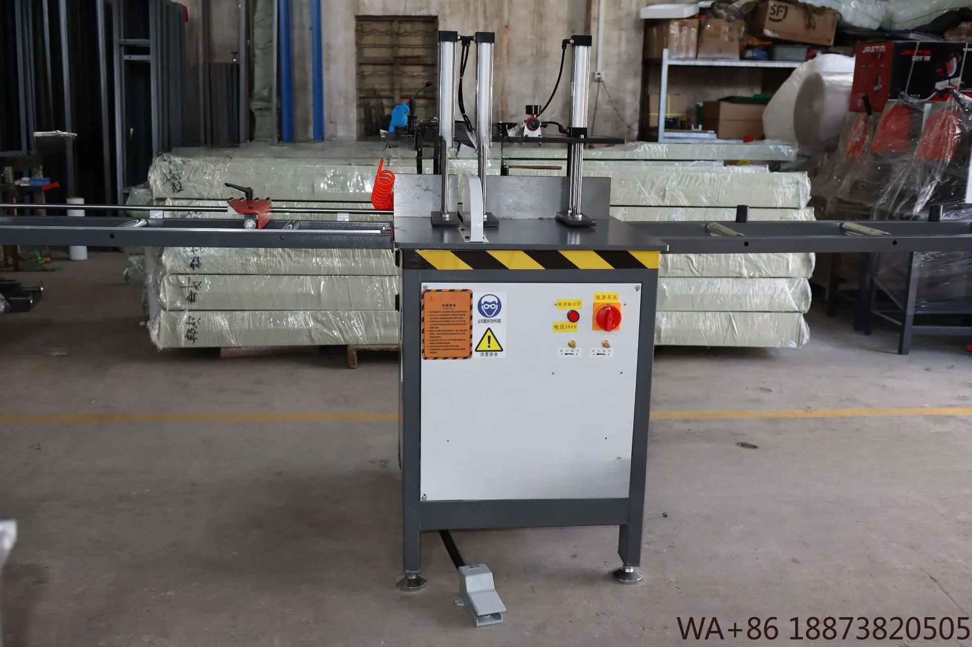 Machine Pneumatic Electric 45 90 Degree Metal Wood Products PVC Materials Door and Window Making Angle Cutting  s