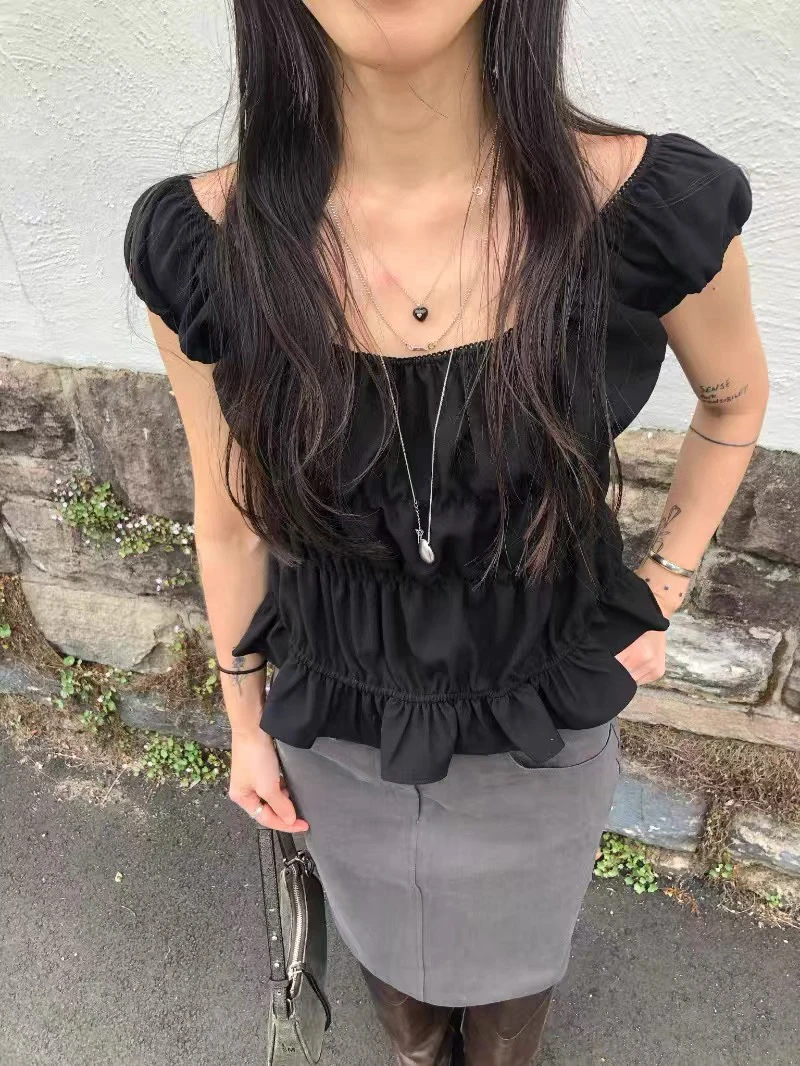 Süß und Würzig: Schulterfreies Damen-Sommer-Top 2025 – Neues, gefaltetes, schmales Oberteil mit Trägern und One-Shoulder-Design