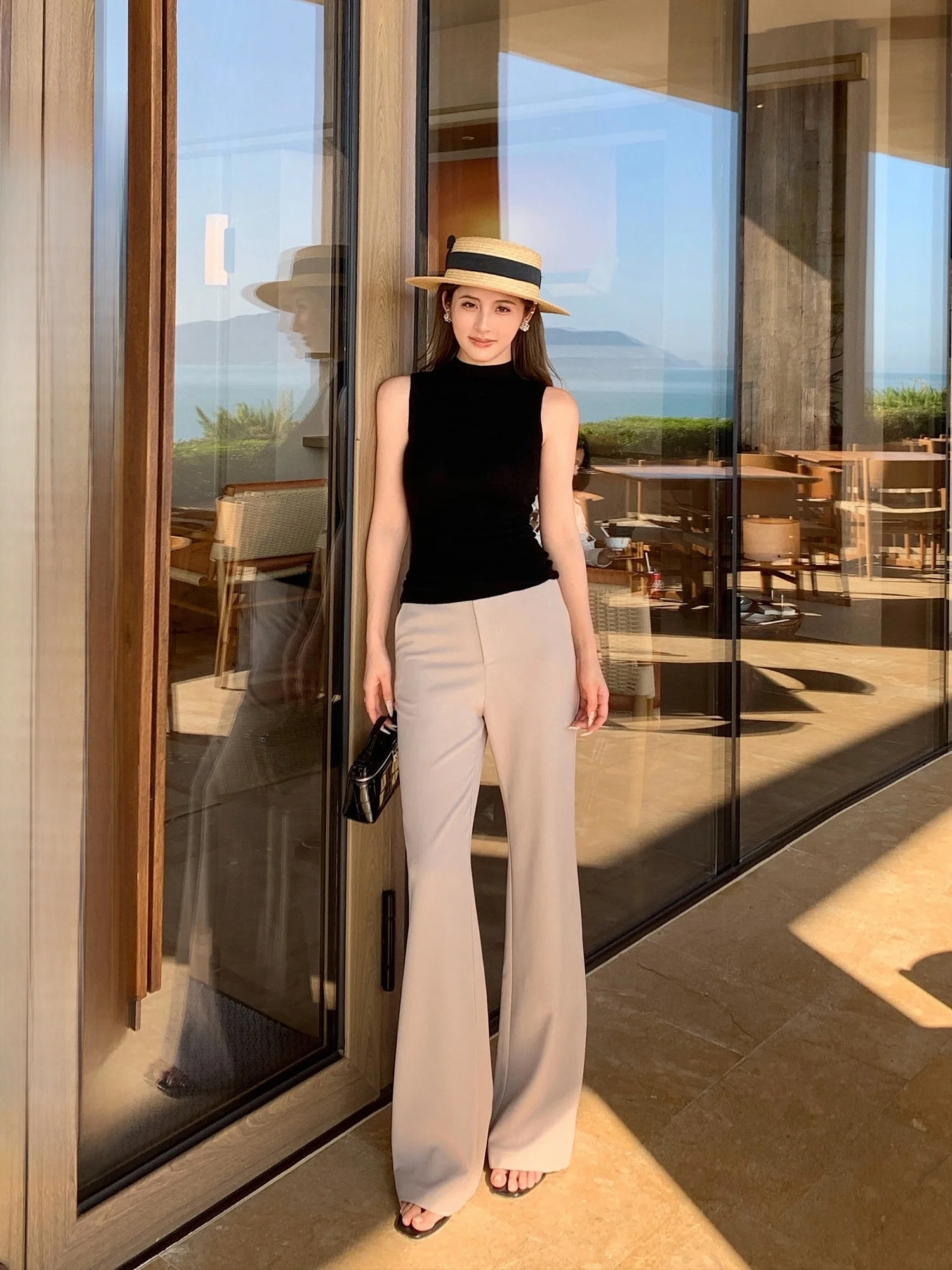 

Женские повседневные брюки-клеш NEVA HU Oaeal: свободные, струящиеся, расклешенные, длинные, комфортные, с завышенной талией, из полиэстера