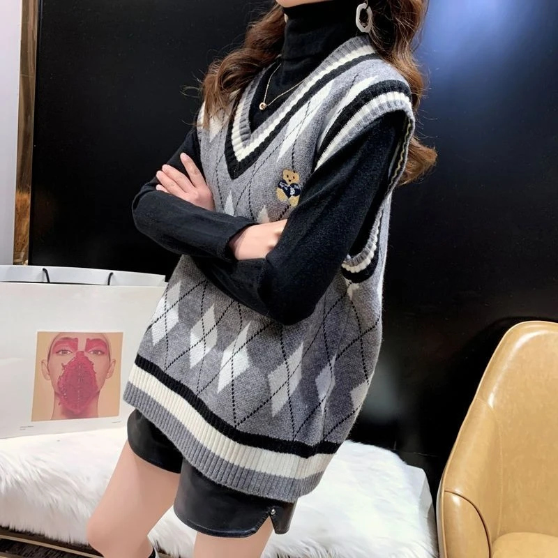 Coletes de malha vermelha para mulheres sem mangas inverno 2025 estética a tendência de roupas de viagem em oferta blusas femininas bordadas