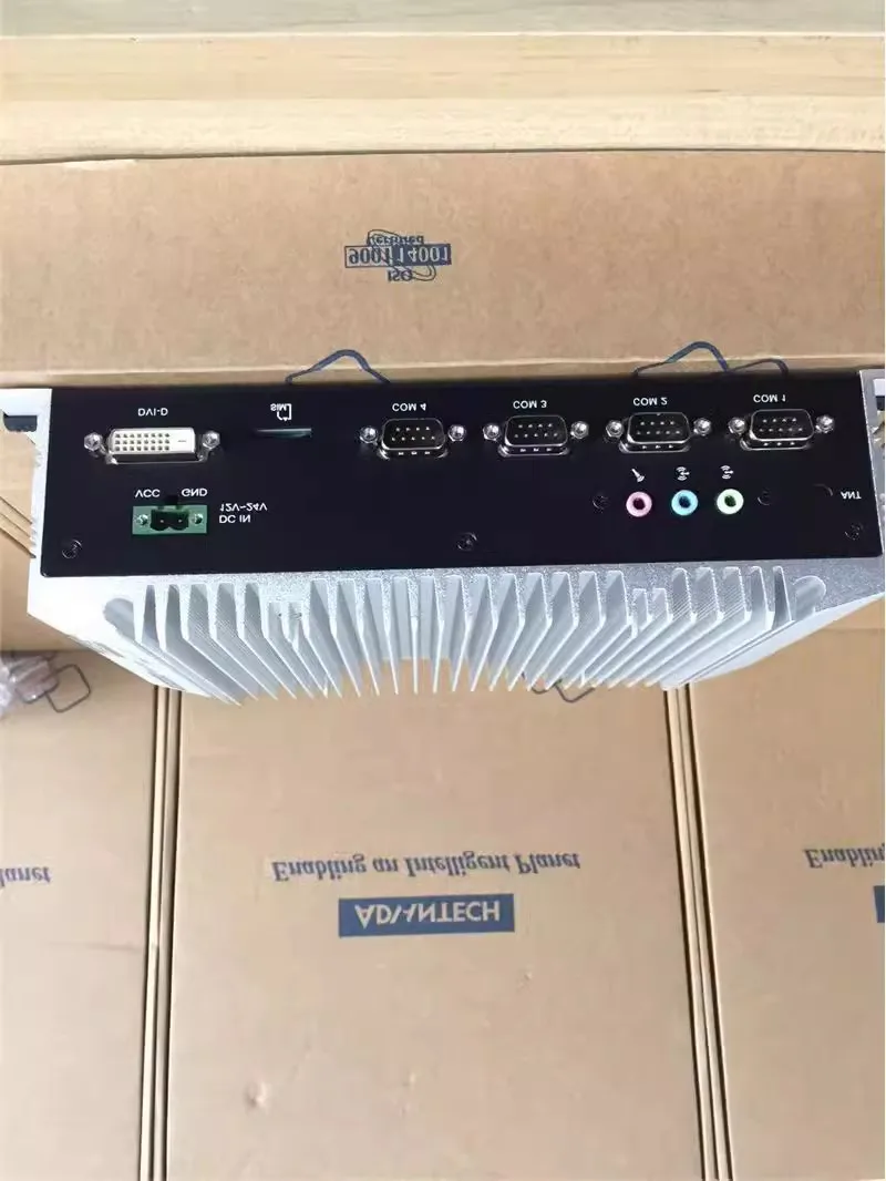 ARK-2150F ARK-2150L-S6A1E/S7A1E i3-3217/i7-3517UE 3555 Advantech original genuine fanless embedded industrial computer