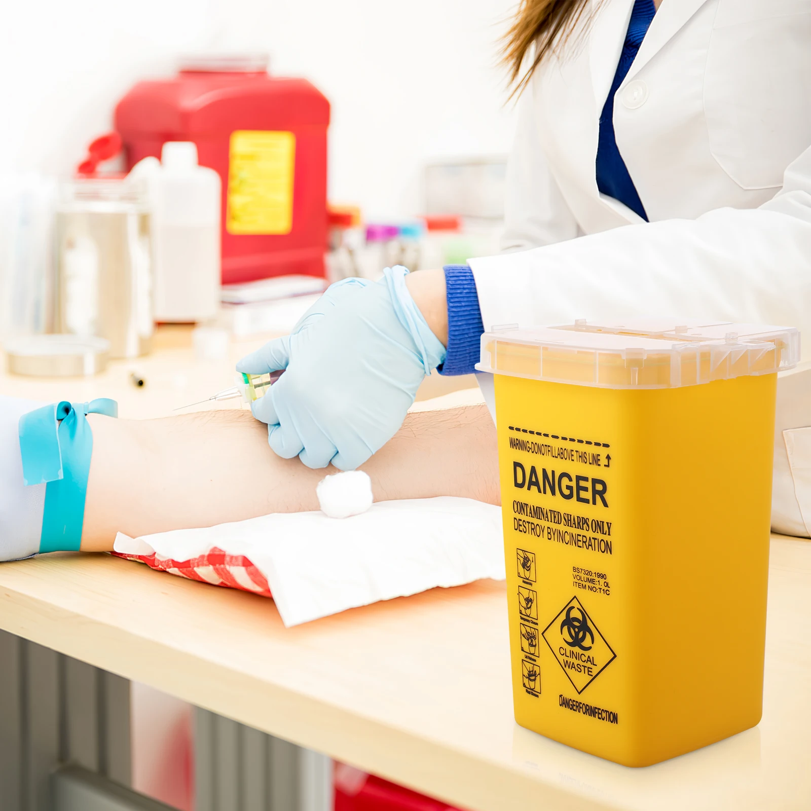 

Compact Sharps Box for Needles and Syringes Safe Medical Waste Storage Portable Design Ideal for Clinic Or on-The-Go Use