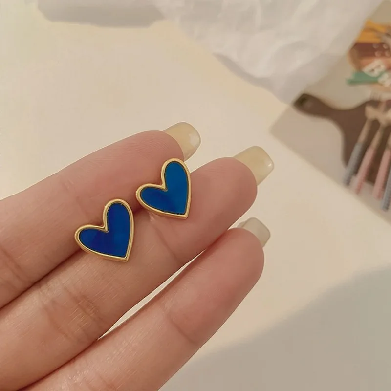 Creative Personality Blue Love Earrings Female Korean Temperament Net Red Earrings Small And Delicate Girl Heart Sweet Style