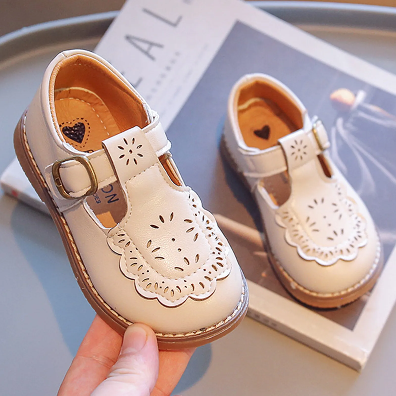 Chic Fashion Autumn Toddler And Girls Casual Shoes Thick Sole Round Toe Buckle Dress Shoes 2024 Hot Selling Outwear