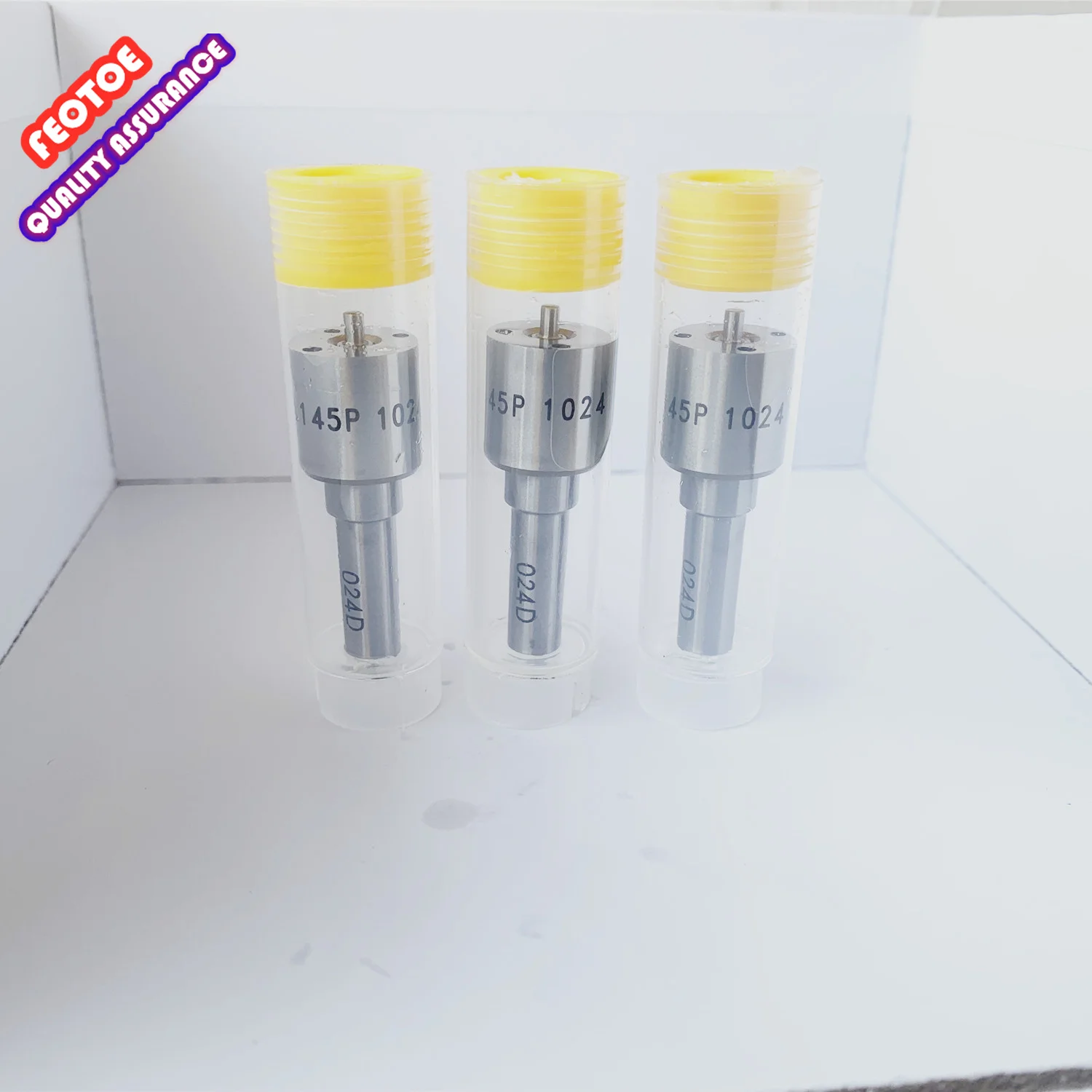 فوهة السكك الحديدية المشتركة للديزل DLLA145P864 DLLA145P1024 محرك 2KD عالي الجودة