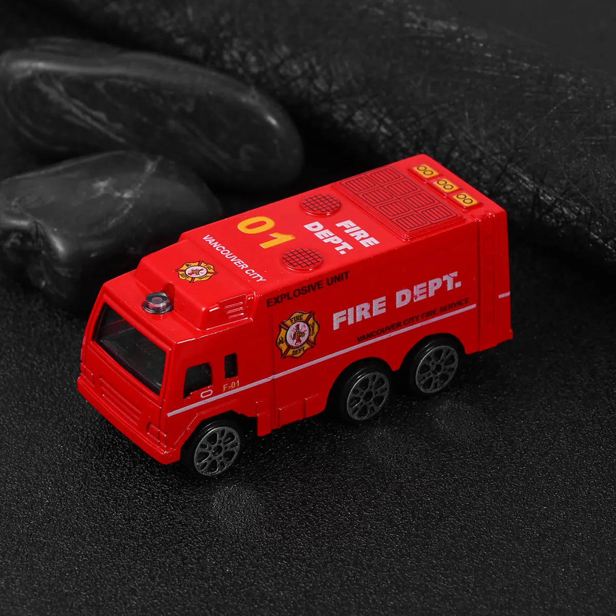 6 pçs controle de inércia fundido carro de liga de motor de incêndio para crianças simulação veículo jogar presente decoração diversão segura