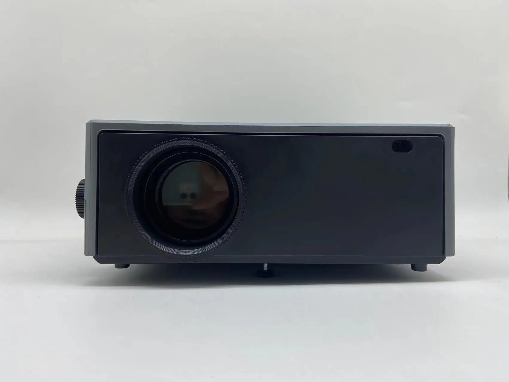 

2025 8k Smart Projector for Home Cinema Long Throw Video Projecteur Tv with BT 5G WIFI Native 4K 2160P Beamer