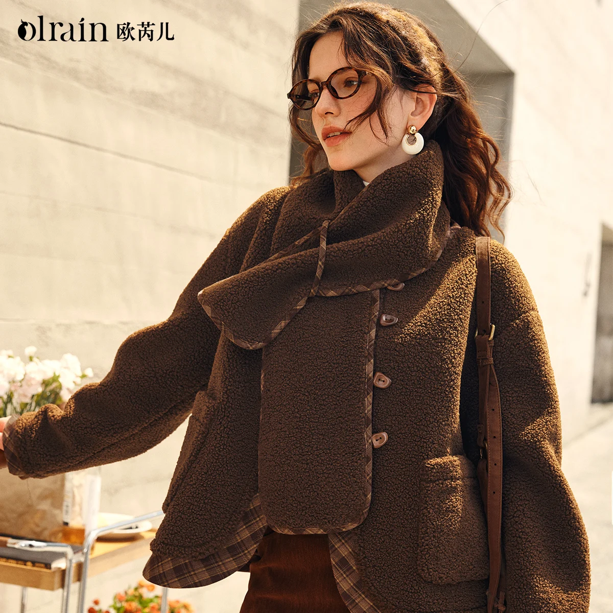 

OLrain Women's Faux Fur Coat 2025 Winter Detachable Collar Long Sleeve Jackets Fashion Warm Loose Fit Coats Female GO57DP001811