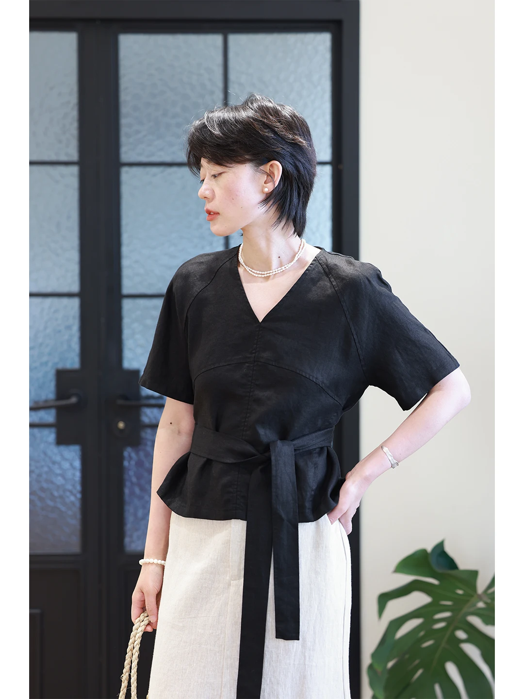 

Женская винтажная льняная блузка Slim Fit с V-образным вырезом, утягивающая талию, с коротким рукавом, дышащая, легкая, с поясом-завязкой