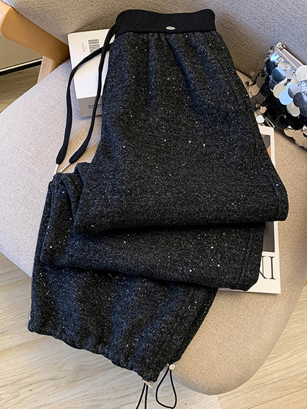 

Women's Fleece Lined Thick Pants Elastic Waist Casual Loose Design Embellished Diamond Drawstring Sweatpants for Autumn Winter
