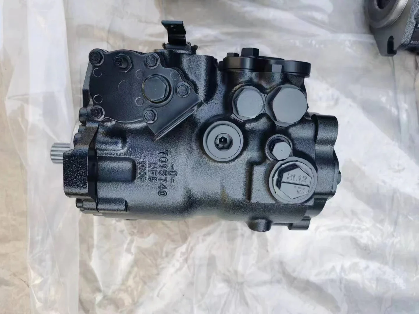 Hydraulic Pump MPV046 Series Piston Pump MPV046CBAJSBBAAGB BDDABUYGANNN MPV046CBBHSAABCVA BFFDBATTANNN 4