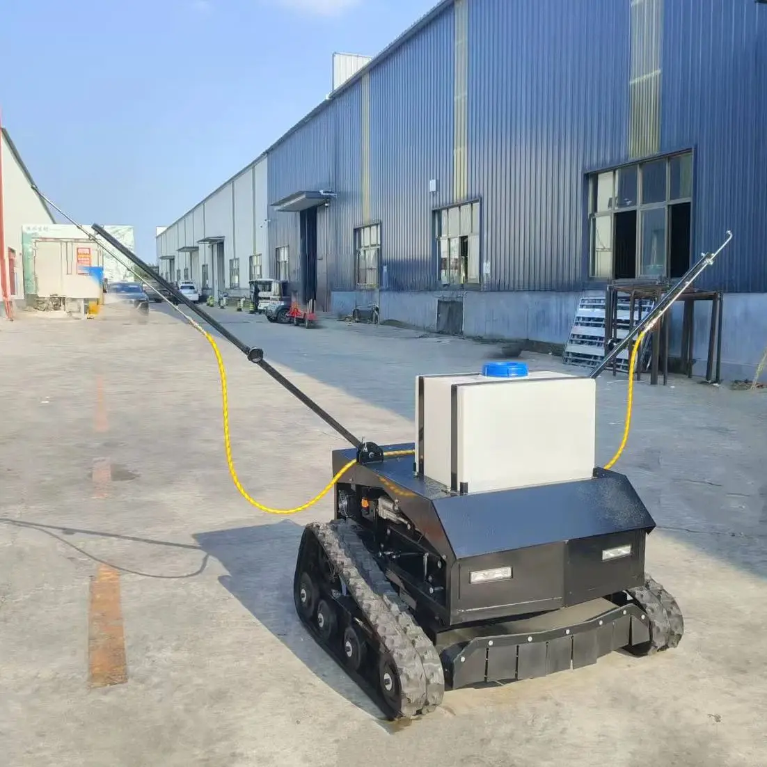 

Remote control sprayer, pesticide sprayer, mowing machine, two-in-one multi-function agricultural sprayer suitable for orchards