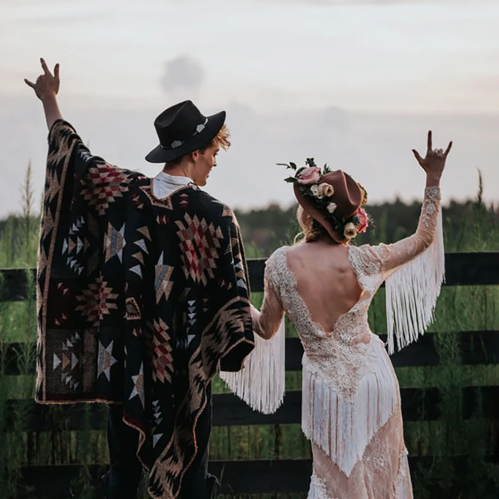 등이없는 하프 라이닝 긴 소매 프린지 웨딩 드레스 보헤미안 인어 Tassels 우아한 레이스 딥 브이 넥 맞춤형 신부 가운