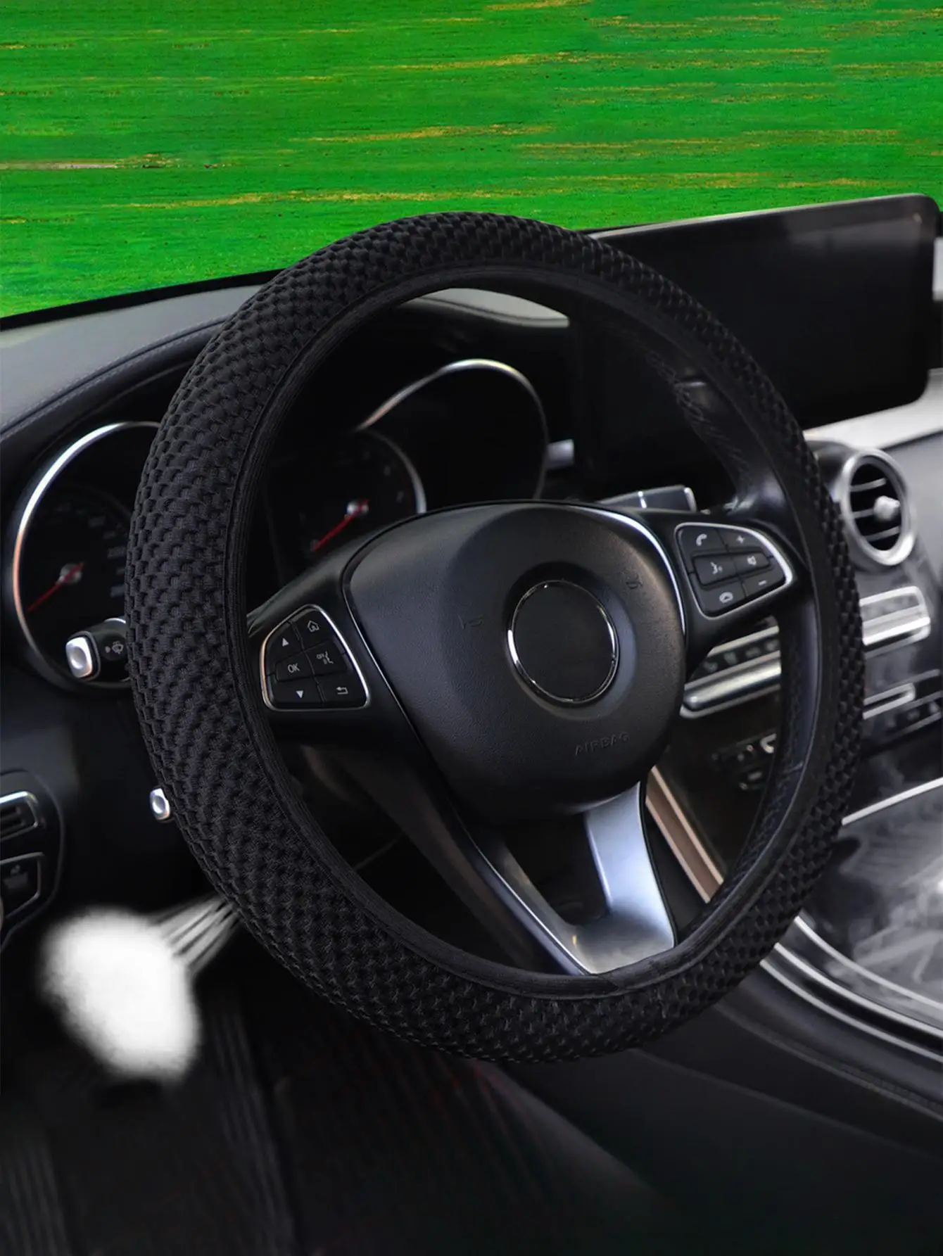 1PC Ice Silk Steering Wheel Cover is Comfortable, Breathable, Anti slip, and Wear Resistant, Suitable for All Models