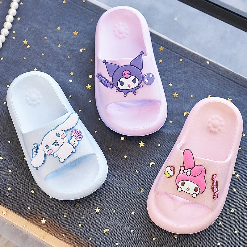 Sanrio pantofole antiscivolo con suola morbida per bambini pantofole da bagno per ragazzi e ragazze scarpe Casual per la casa del bambino Super