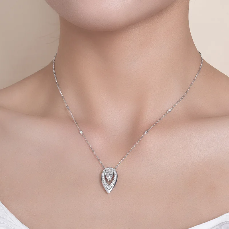 Water Drop 6 * 9mm 1.5 Carat Moissanite Diamond Women's Pendant S925 Silver Plated 18k Gold Lock Chain Pendant Necklace Wedding Engagement Accessories Valentine's Day/Commemorative Gift Birthday Gift Anniversary Gift