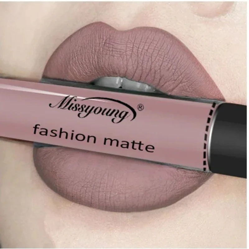 Velvet Mate Nude Red Lip Gloss Tubo di pelucchi Rossetto liquido opaco Impermeabile Trucco duraturo Rossetto cosmetico Lucidalabbra Rosso sexy