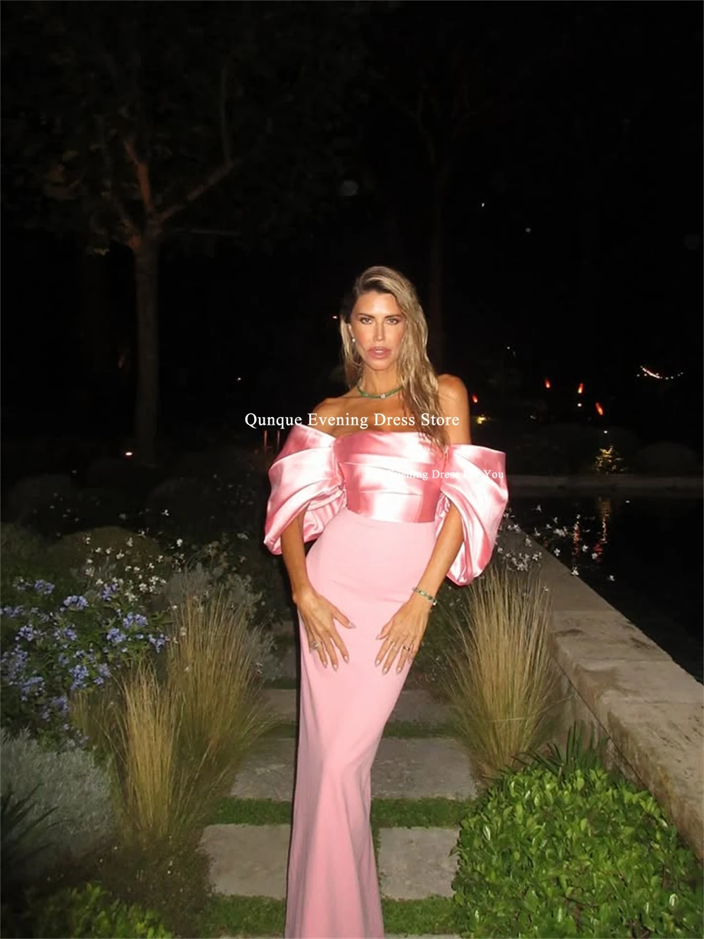 ชุดราตรีทรงเมอร์เมดแบบไร้สาย รุ่น Qunque Modern สีชมพู ผ้าซาติน ชุดเดรสงานปาร์ตี้ แขนพองสั้น ชุดราตรีงานพรอม  สามารถสั่งตัดได้