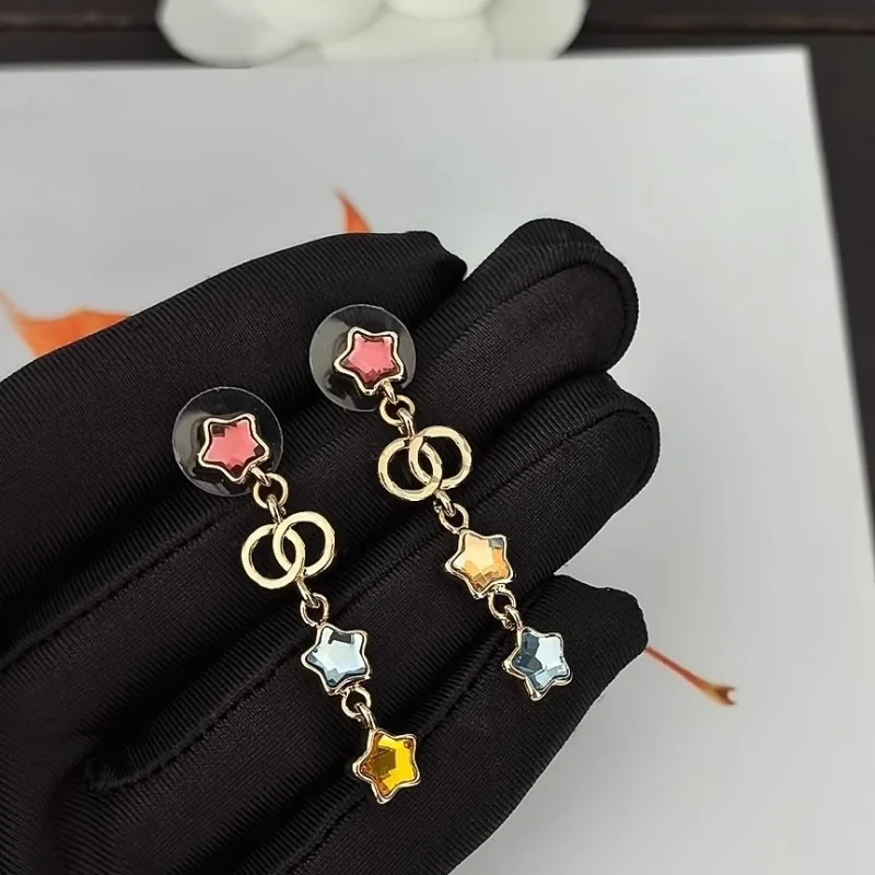 أقراط نجمة جديدة راقية، فاخرة خفيفة، عصرية، متعددة الاستخدامات، أقراط على شكل نجمة ملونة ماسية كاملة، أقراط نسائية