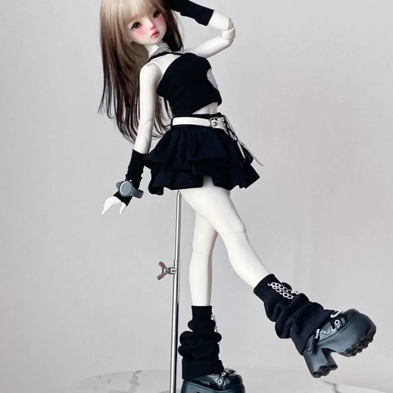 Nur Kleidung zum Verkauf: 1/4 Maßstab Weibliches Liebes-Set mit trägerlosem Oberteil, süßem Faltenrock und Wadensocken für BJD-Actionfiguren-Körper – Detail 5