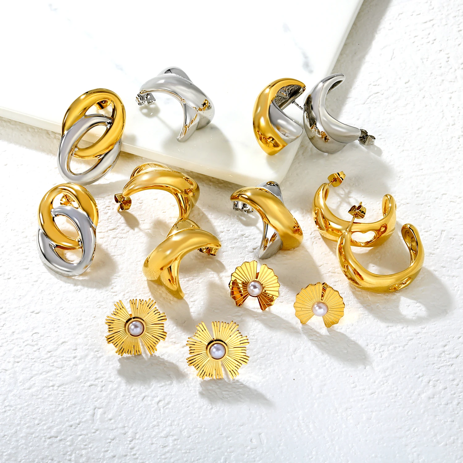 Damen-Ohrringe aus Edelstahl in zwei Farben, kreativer Schmuck, hochwertiger INS-Stil, neues einzigartiges Design, wasserdichter Geschenkschmuck